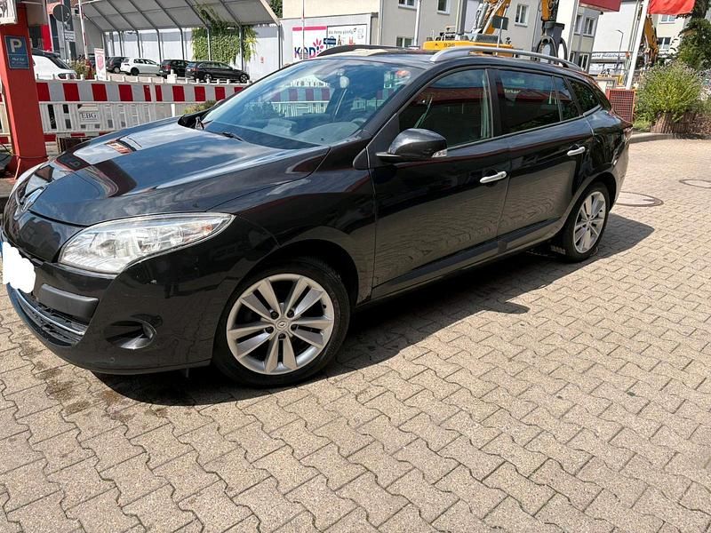 Schwarz Gebraucht 2010 Renault Mégane GrandTour Kombi | 3.500 € (Guter Preis) - Bild 1/4
