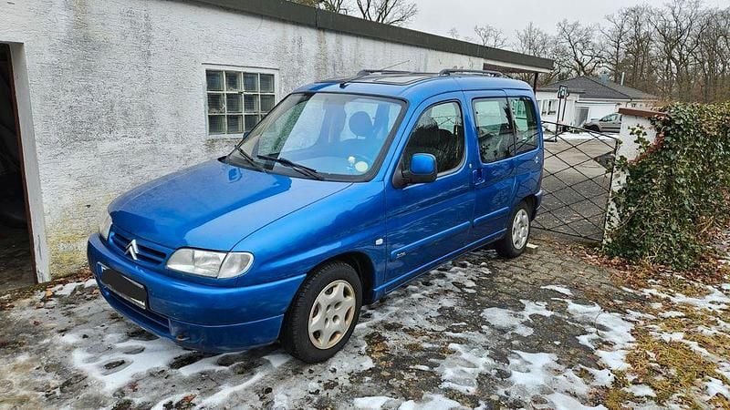 Blau Gebraucht 2002 Citroën Berlingo Van / Kleinbus | 890 € (Superpreis) - Bild 1/4