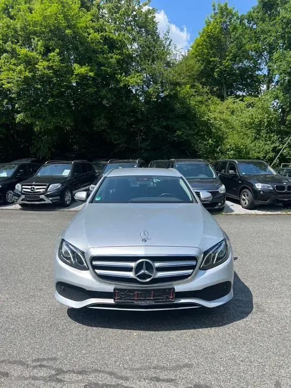 Gebraucht Mercedes E220 194 PS (142 kW) 2018 Silber Limousine