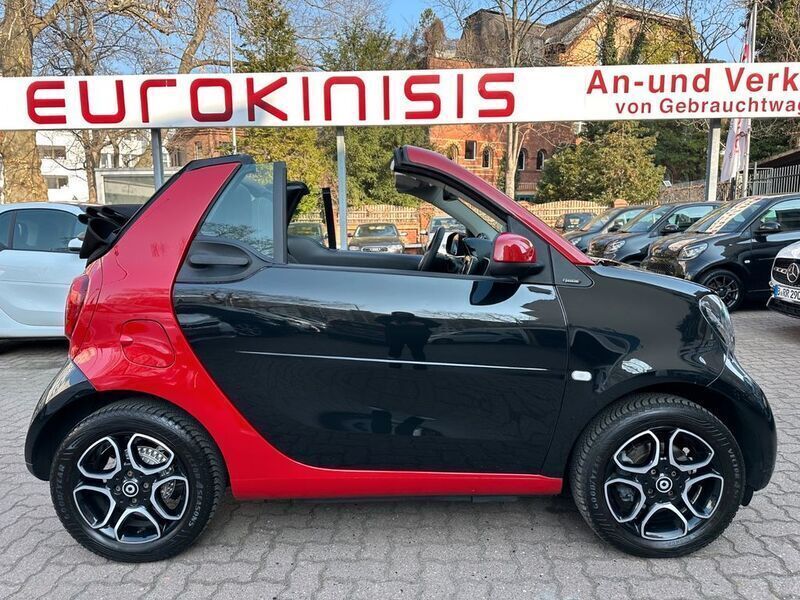 Schwarz Gebraucht 2019 Smart ForTwo Cabrio Passion Cabrio | 20.999 € (Etwas zu teuer) - Bild 1/4