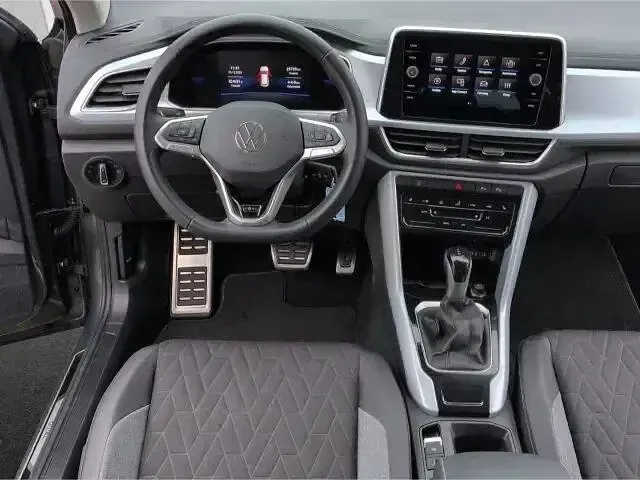 Gebraucht VW T-Roc Goal 150 PS (110 kW) 2025 Grau SUV