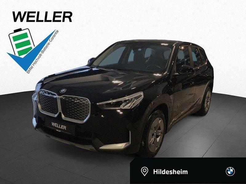 Schwarz ii (schwarz) Gebraucht 2023 BMW iX1 Performance SUV | 33.750 € (Superpreis) - Bild 1/3