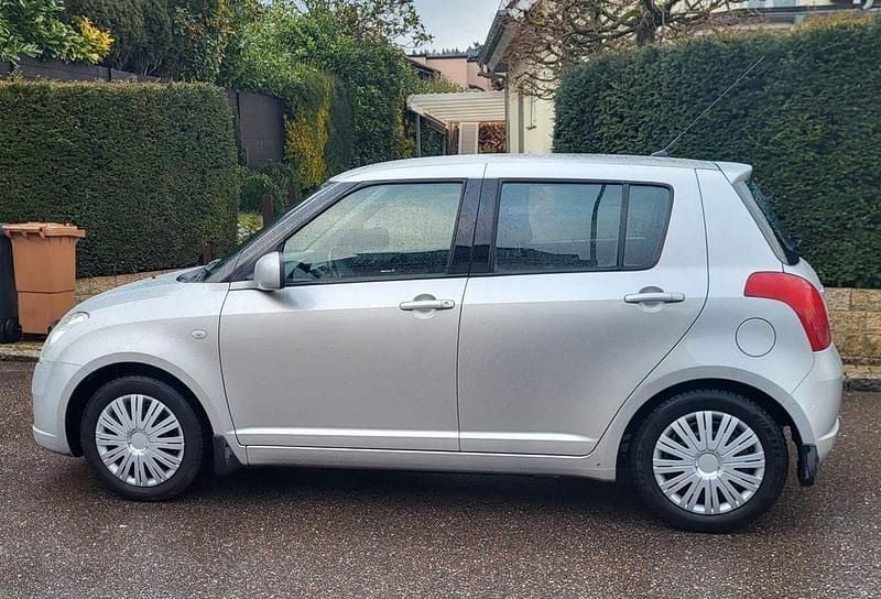 Gebraucht Suzuki Swift Comfort 92 PS (67 kW) 2006 Silber Limousine