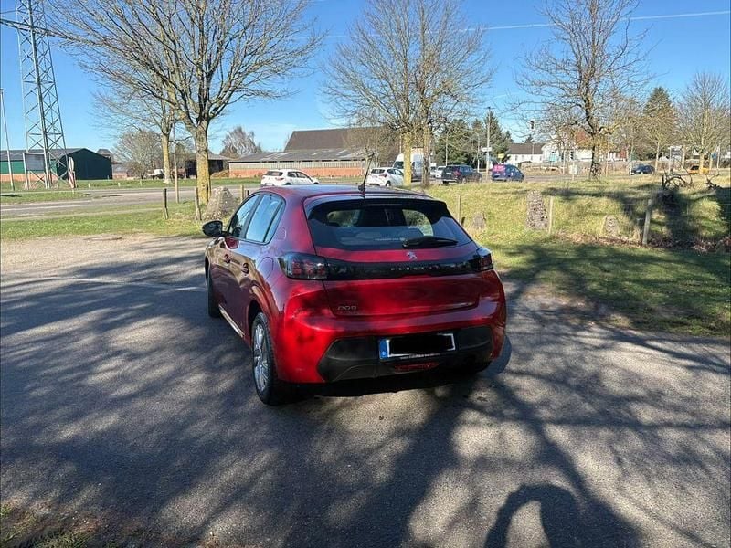 Gebraucht Peugeot 208 Active 101 PS (74 kW) 2020 Rot Kleinwagen