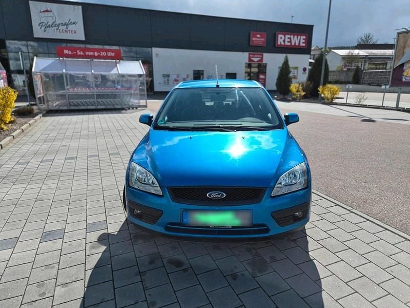 Second-hand Ford Focus 109 CP (80 kW) 2006 Albastru Berlinǎ