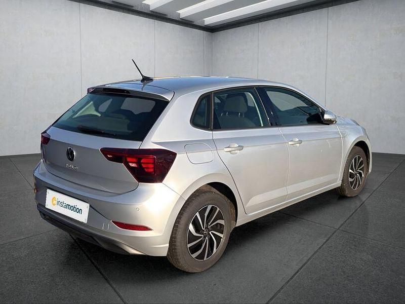 Gebraucht VW Polo Life 80 PS (58 kW) 2023 Silber Kleinwagen