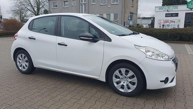 Gebraucht Peugeot 208 Access 68 PS (50 kW) 2014 Weiß Kleinwagen