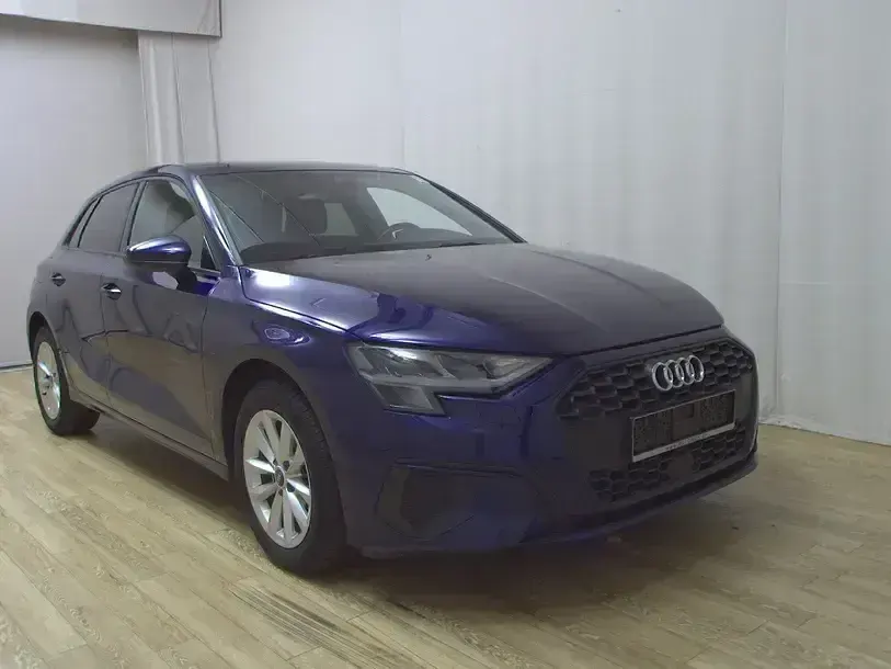 Usado Audi A3 Basis 150 HP (110 kW) 2022 Azul Sedan