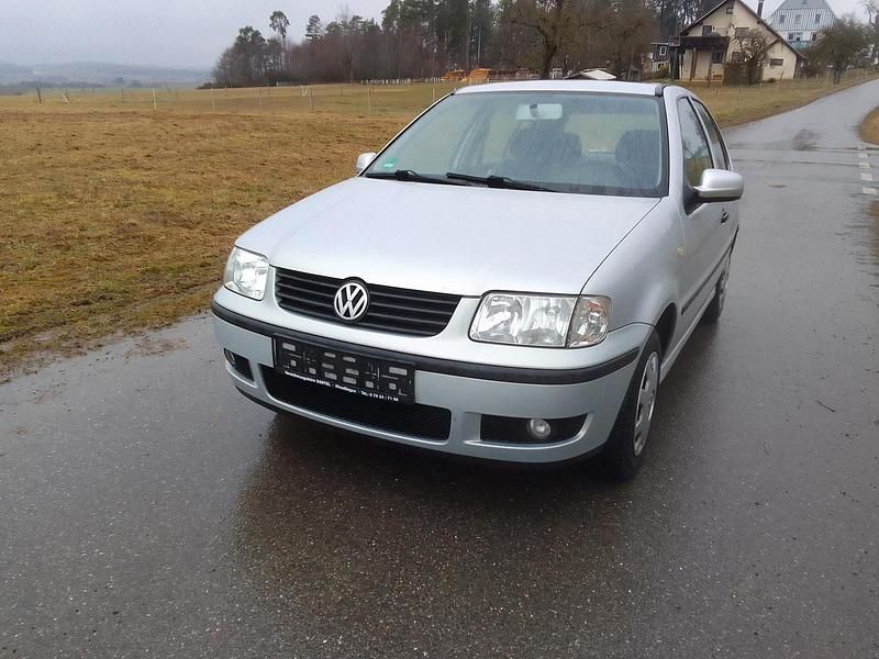 Gebraucht VW Polo 60 PS (44 kW) 2000 Silber Limousine