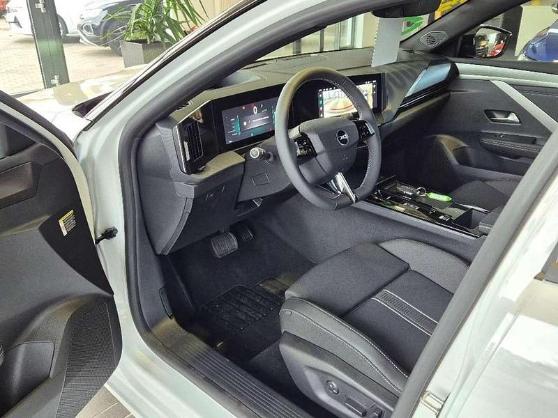Neu Opel Astra 114 kW (156 PS) 2026 Lack weiss banquise/typ aussen Limousine