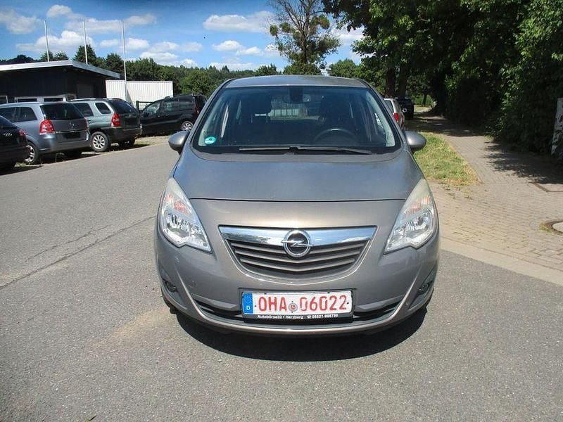 Braun Gebraucht 2011 Opel Meriva Design Edition Van / Kleinbus | 3.450 € (Superpreis) - Bild 1/4