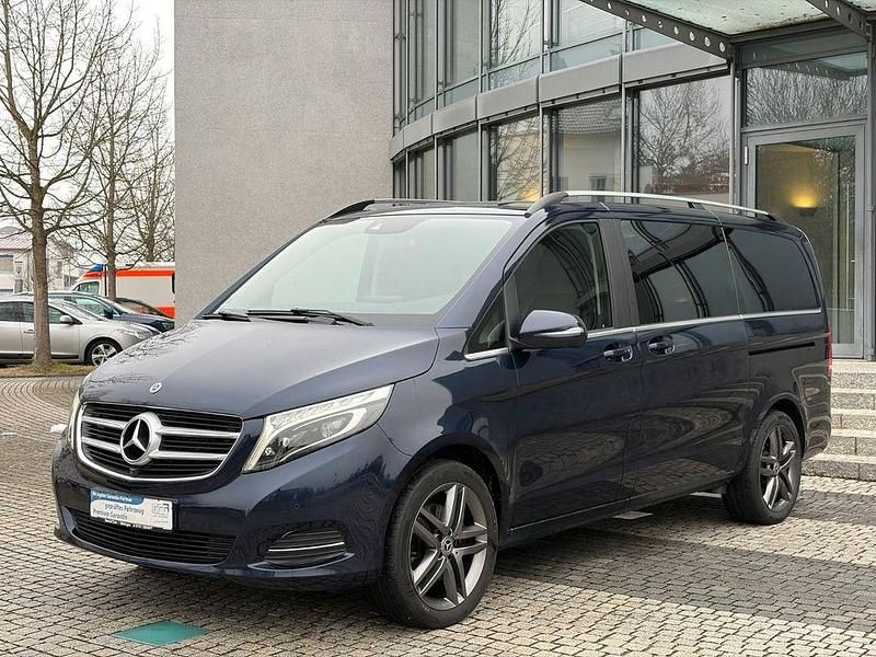 Gebraucht Mercedes V250 Avantgarde 190 PS (139 kW) 2019 Blau Van / Kleinbus