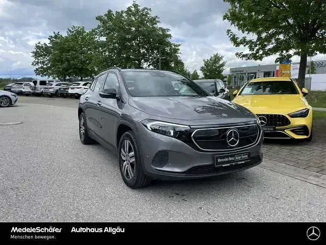 Gebraucht Mercedes EQA250 Progressive 150 kW (204 PS) 2022 Lack mountaingrau SUV