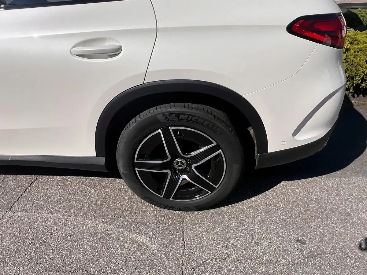 Gebraucht Mercedes GLC300 258 PS (189 kW) 2023 Weiß SUV