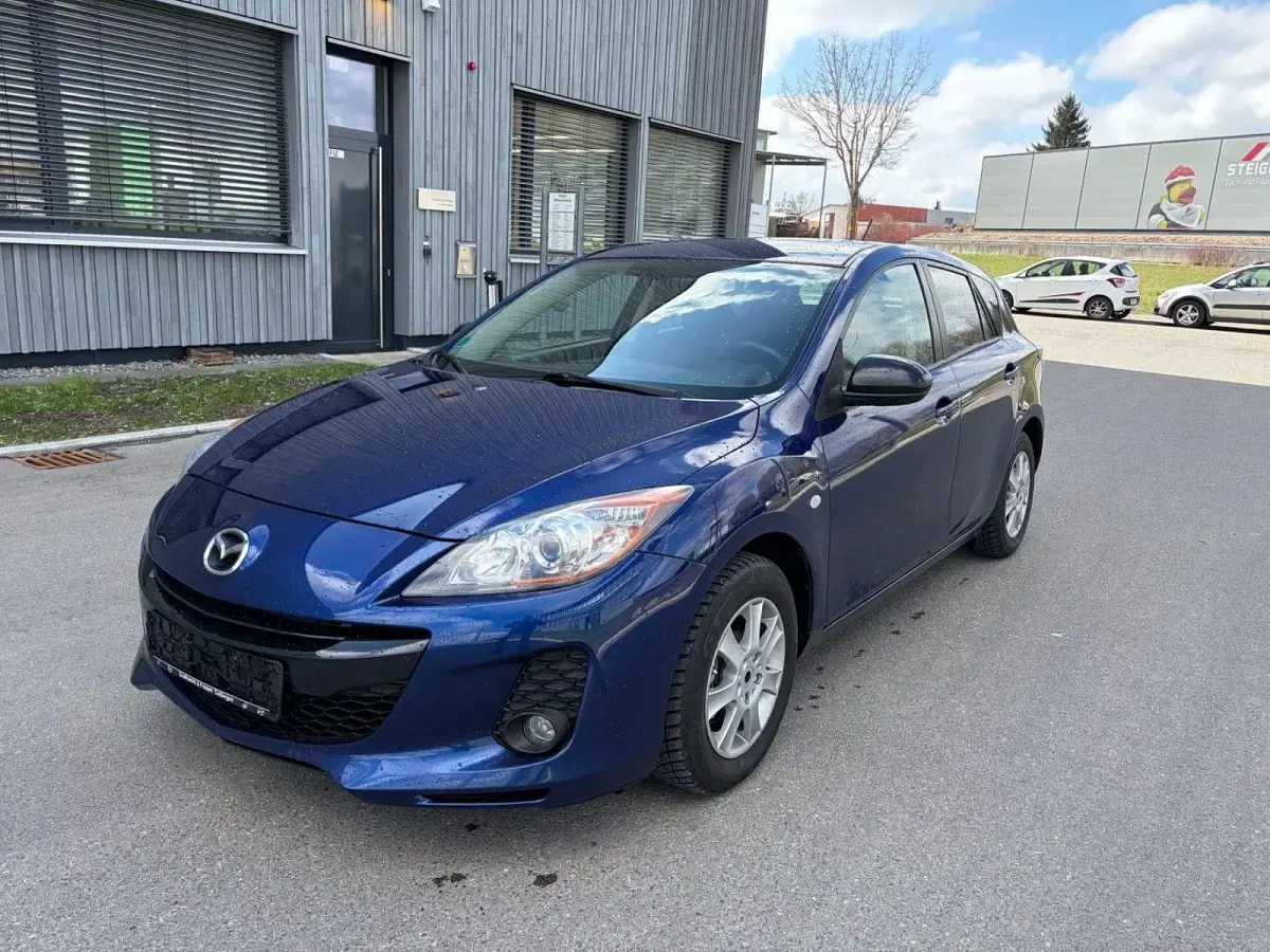 Używany Mazda 3 Kenko 105 KM (77 kW) 2013 Niebieski Sedan/Limuzyna