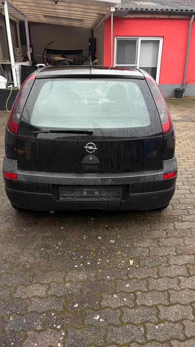 Second-hand Opel Corsa 75 CP (55 kW) 2002 Negru Hatchback