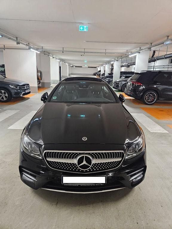 Gebraucht Mercedes E400 333 PS (244 kW) 2018 Schwarz Coupé