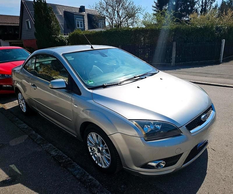 Gebraucht Ford Focus Cabriolet Titanium 145 PS (106 kW) 2007 Grau Cabrio