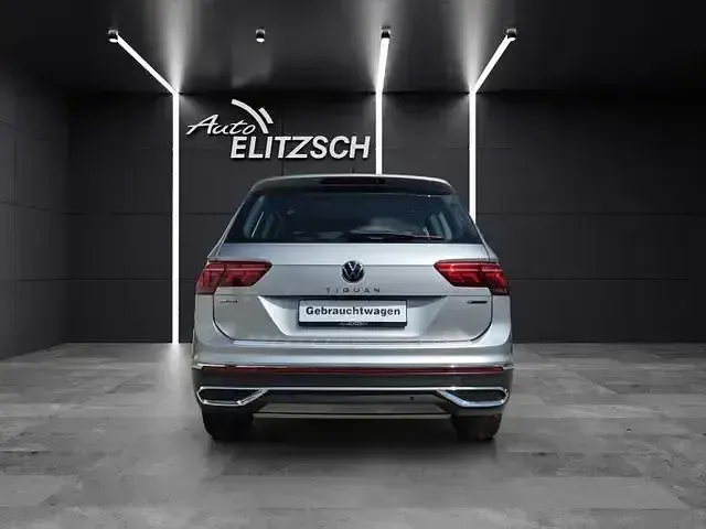 Gebraucht VW Tiguan Allspace Elegance 190 PS (139 kW) 2022 Pyrit silber metallic SUV