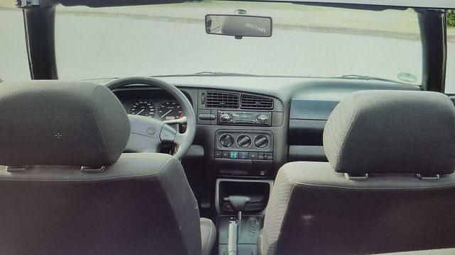 Second-hand VW Golf 90 CP (66 kW) 1994 Verde Cabrio