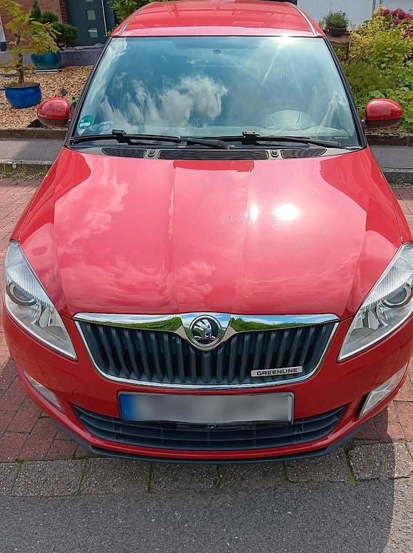 Rot Gebraucht 2014 Skoda Roomster Van / Kleinbus | 4.200 € - Bild 1/4