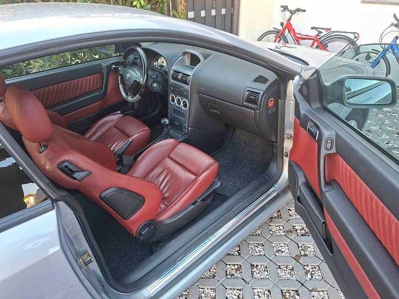 Gebraucht Opel Astra 147 PS (108 kW) 2001 Silber Coupé