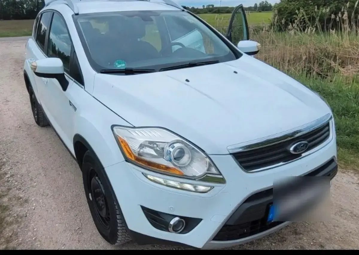Gebraucht Ford Kuga Titanium 163 PS (119 kW) 2012 Weiß SUV