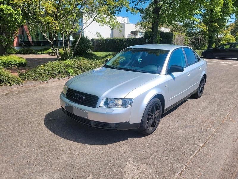 Gebraucht Audi A4 130 PS (95 kW) 2002 Silber Limousine