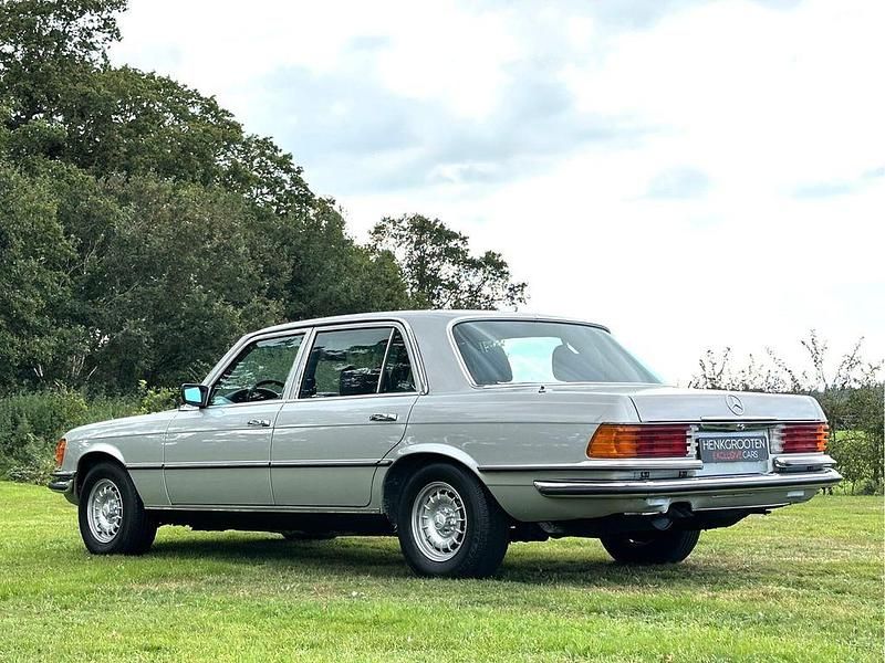 Gebraucht Mercedes 450 286 PS (210 kW) 1976 Silber Limousine
