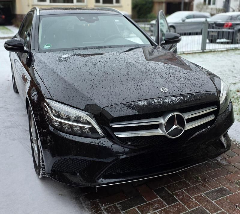 Gebraucht Mercedes C220 194 PS (142 kW) 2019 Schwarz Limousine