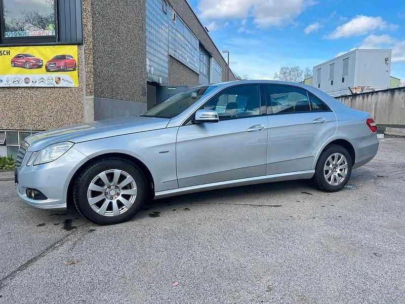Gebraucht Mercedes E200 184 PS (135 kW) 2009 Silber Limousine