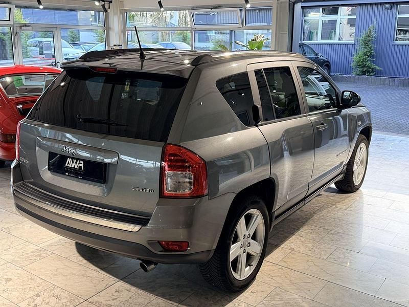 Gebraucht Jeep Compass Limited 136 PS (100 kW) 2013 Grau SUV