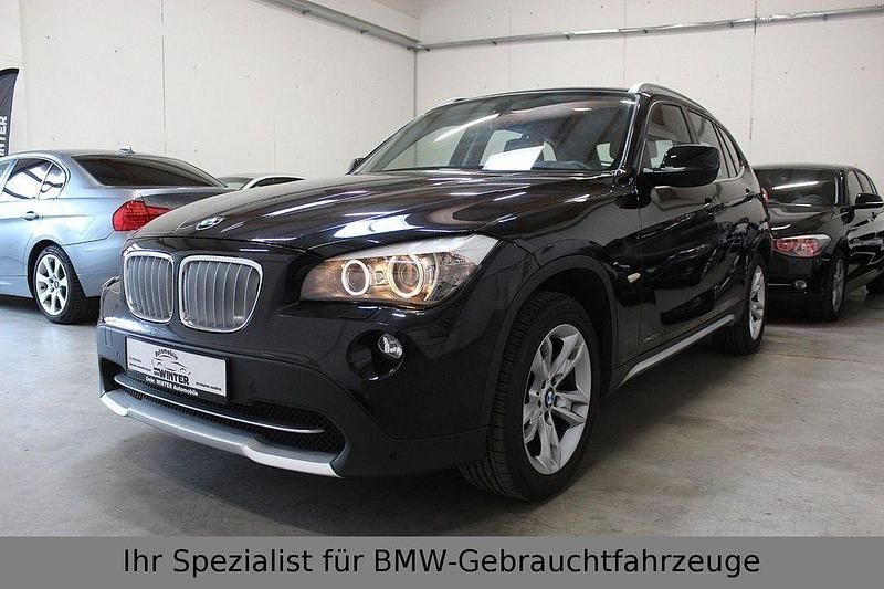 Saphirschwarz Gebraucht 2012 BMW X1 xLine SUV | 17.999 € (Teuer) - Bild 1/4