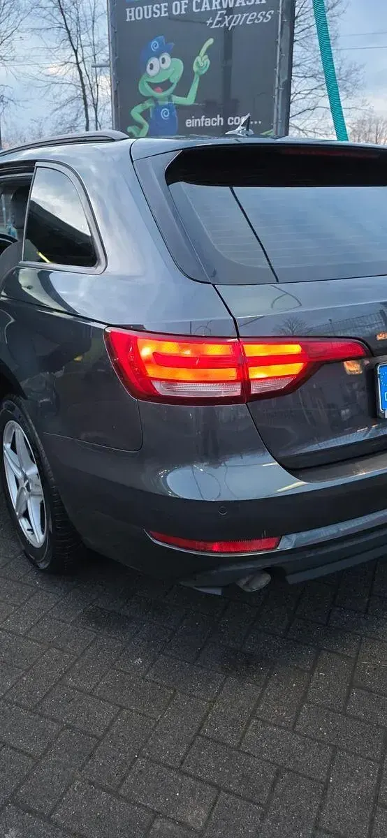 Second-hand Audi A4 Design 150 CP (110 kW) 2018 Gri Break