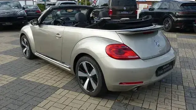 Gebraucht VW Beetle Cabriolet Exclusive 350 PS (257 kW) 2016 Moon rock silver Cabrio