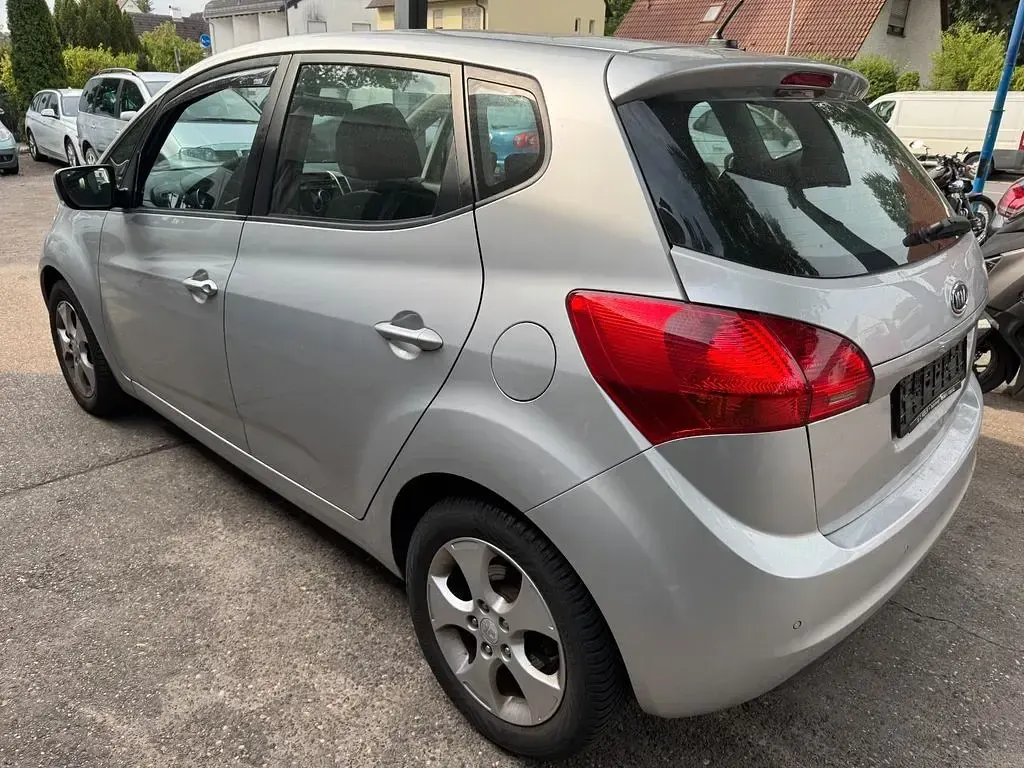 Gebraucht Kia Venga Spirit 125 PS (91 kW) 2011 Silber Kleinwagen