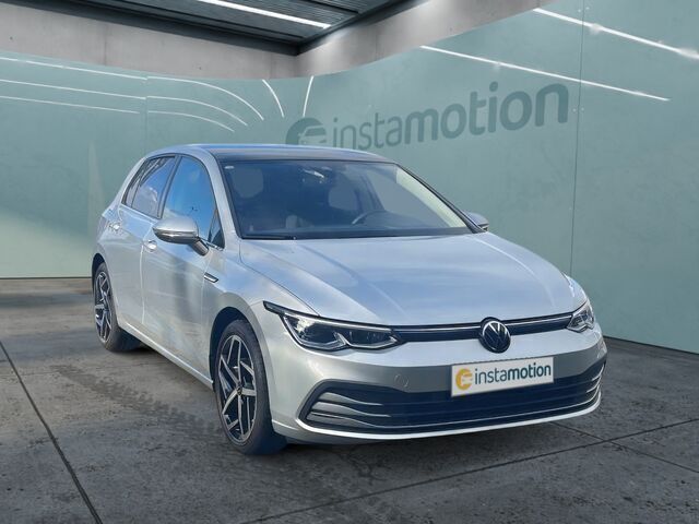 Silber Gebraucht 2023 VW Golf VIII Style Limousine | 31.750 € (Etwas zu teuer) - Bild 1/2