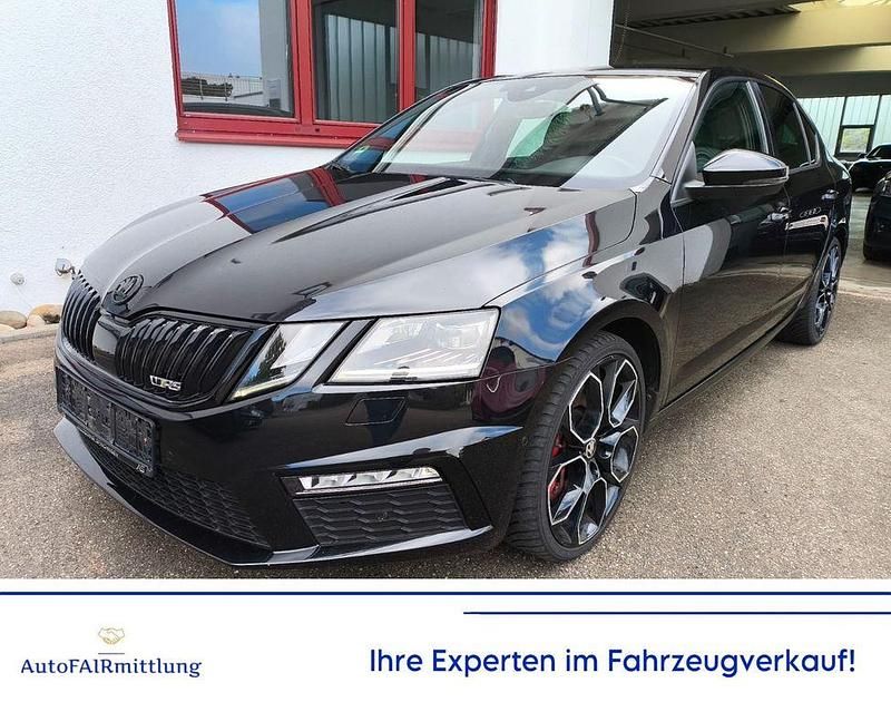 Schwarz Gebraucht 2018 Skoda Octavia RS Limousine | 19.999 € (Fairer Preis) - Bild 1/4