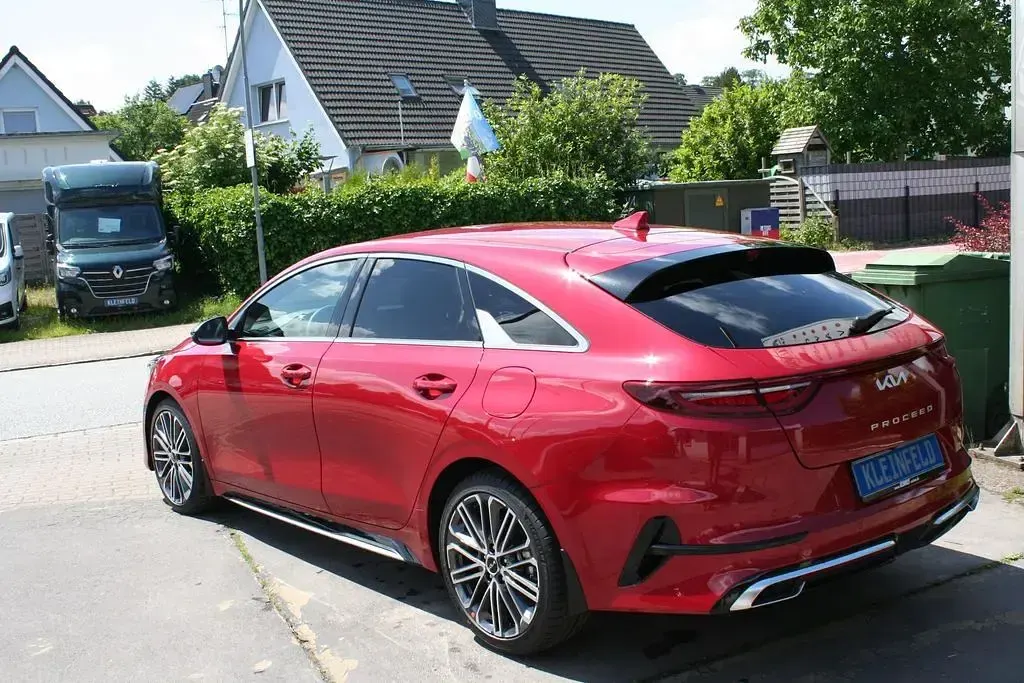 Gebraucht Kia ProCeed GT-Line 140 PS (102 kW) 2024 Rot Kombi