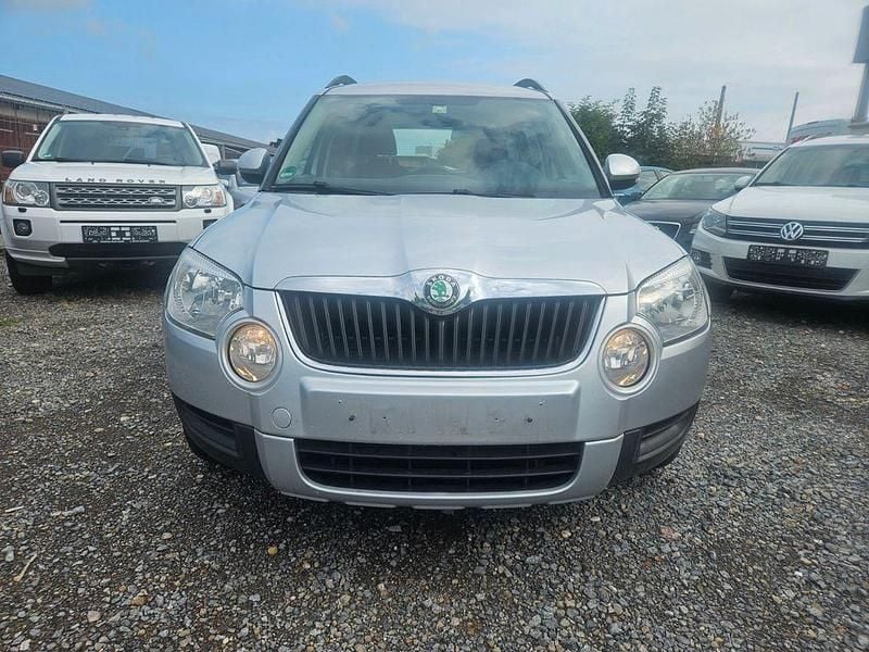 Silber Gebraucht 2010 Skoda Yeti SUV | 3.999 € (Fairer Preis) - Bild 1/4