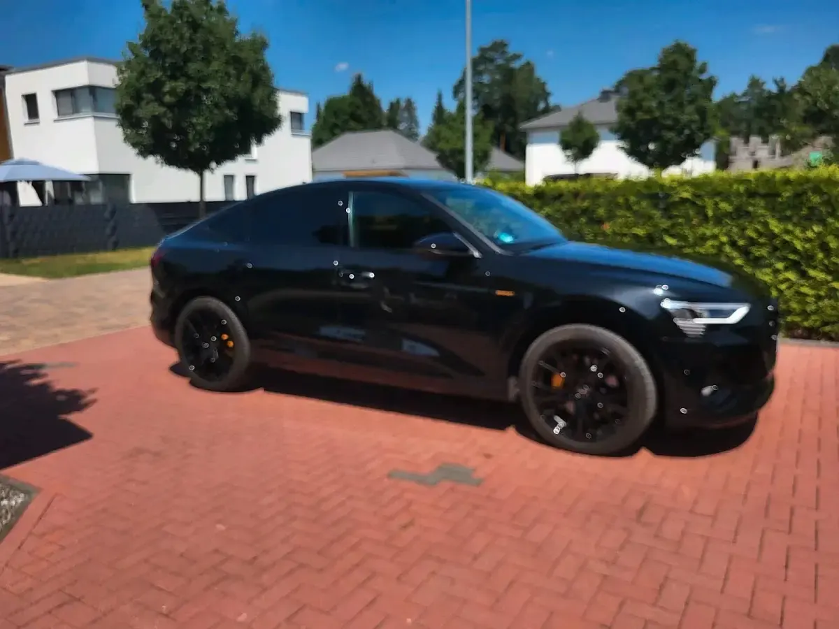 Gebraucht Audi e-tron Black Edition 230 kW (313 PS) 2022 Schwarz SUV