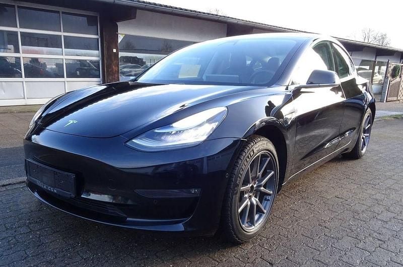 Gebraucht Tesla Model 3 152 kW (208 PS) 2020 Solid black Limousine