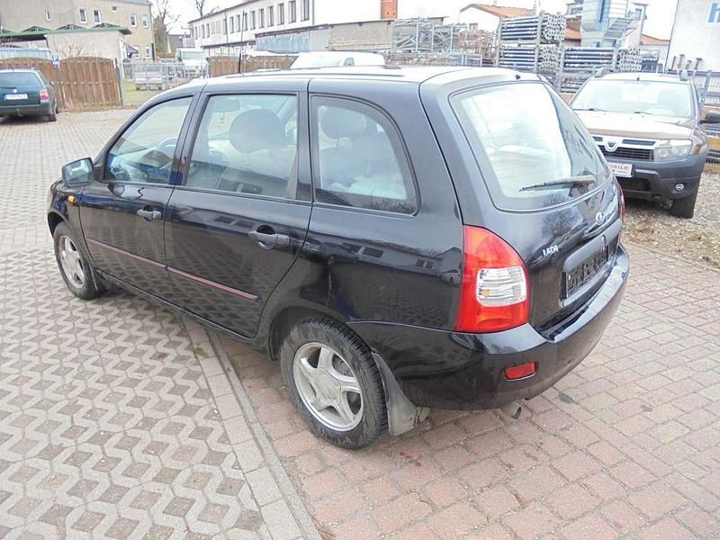 Gebraucht Lada Kalina 82 PS (60 kW) 2011 Schwarz Kombi
