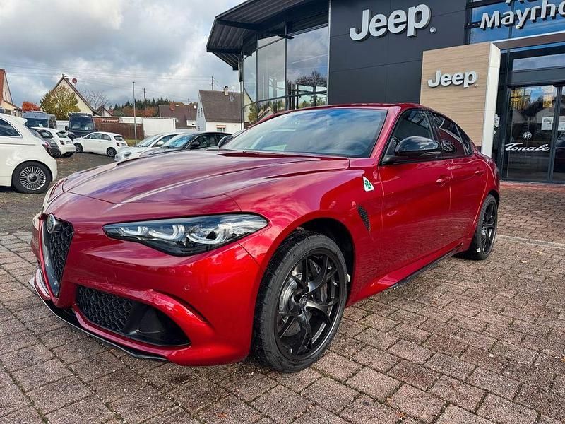 Rot Neu 2025 Alfa Romeo Giulia Quadrifoglio Limousine | 82.580 € - Bild 1/4