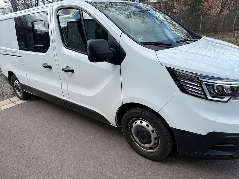 Gebraucht Renault Trafic 131 PS (96 kW) 2022 Weiß Van / Kleinbus