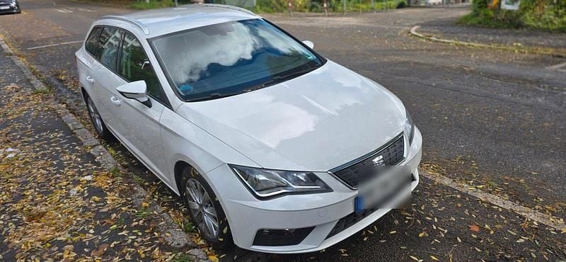 Weiß Gebraucht 2019 Seat Leon ST Kombi | 9.900 € (Guter Preis) - Bild 1/4
