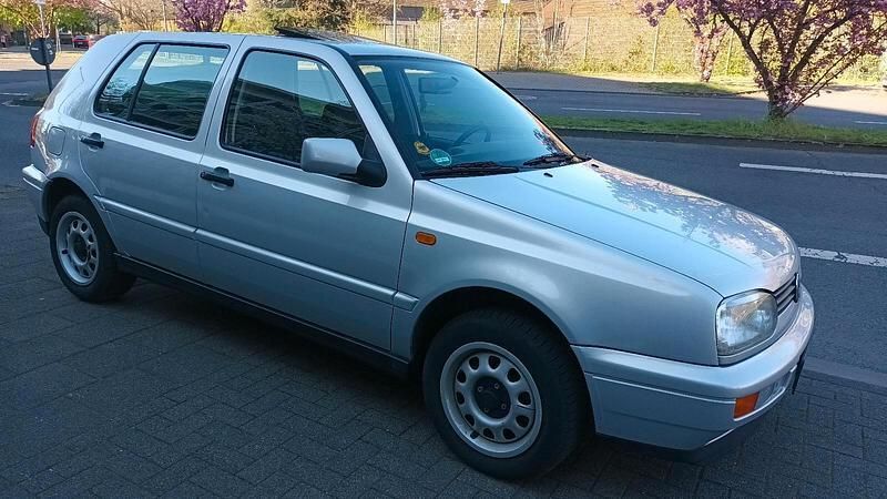 Silber Gebraucht 1995 VW Golf III Kleinwagen | 4.000 € - Bild 1/4