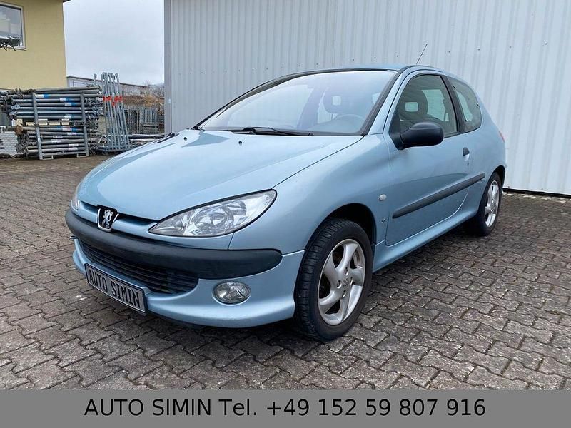 Gebraucht Peugeot 206 109 PS (80 kW) 2001 Silber Limousine
