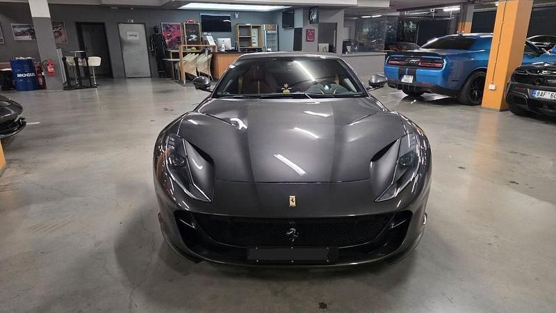 Second-hand Ferrari 812 799 CP (587 kW) 2020 Gri