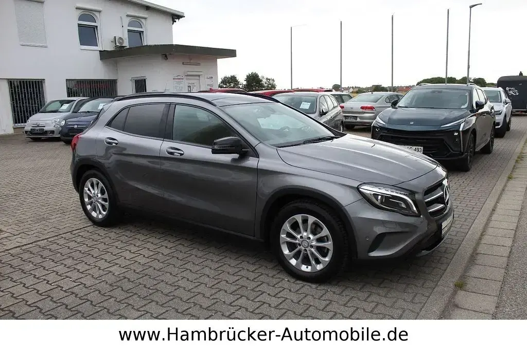 Gebraucht Mercedes GLA200 156 PS (114 kW) 2016 Grau SUV